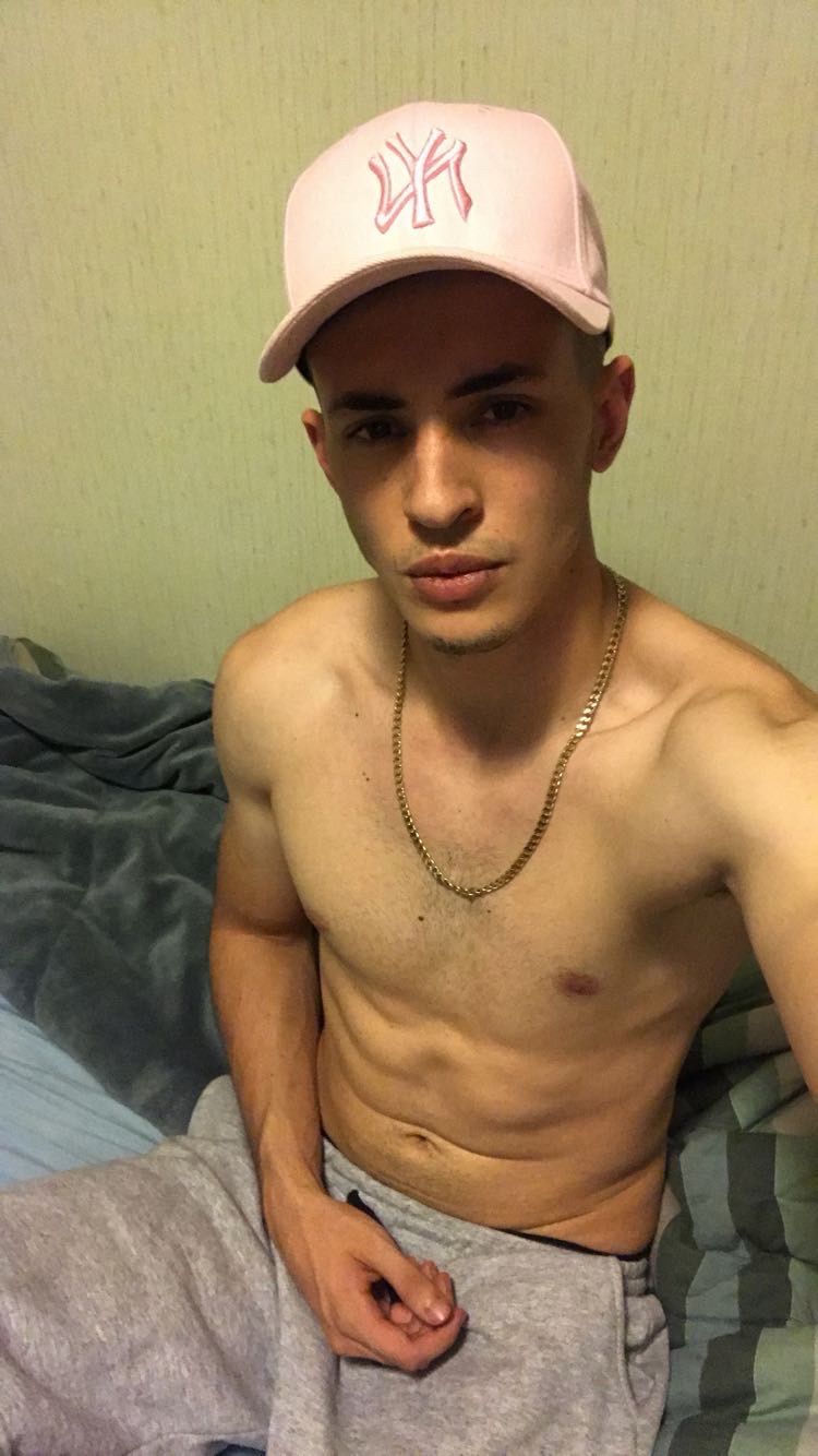 Matheus com 52 kg antes da transformação