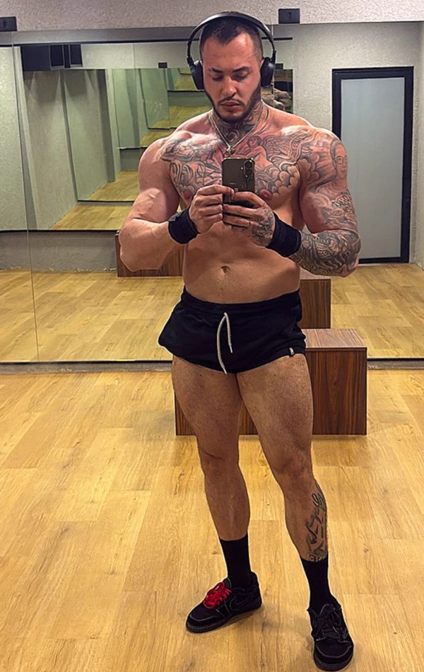 Matheus após anos de musculação